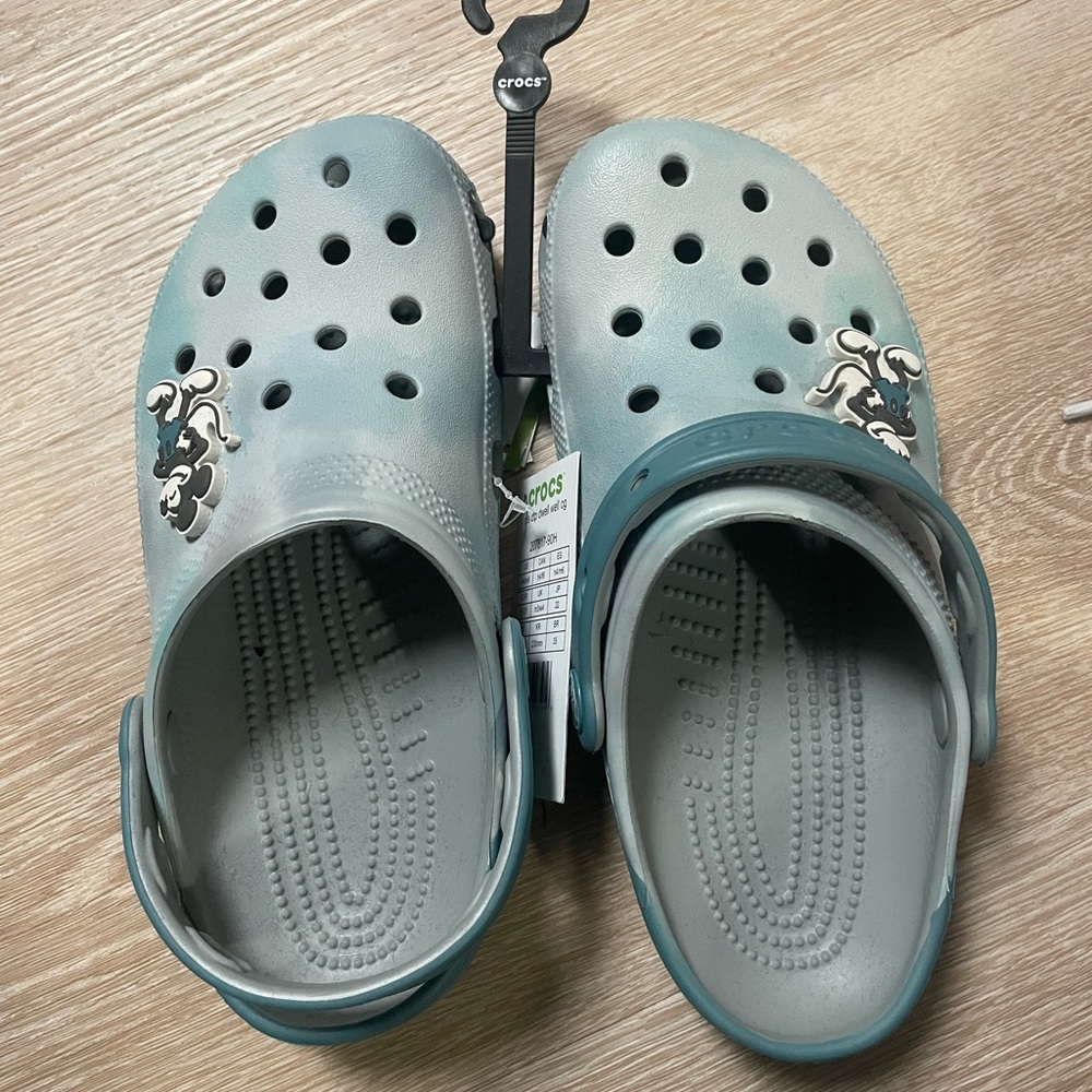 Unisex Disney Crocs Mickey Mouse Blue Clogs size 6 women size 4 men
